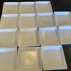 白色　正方形　小角皿　の画像