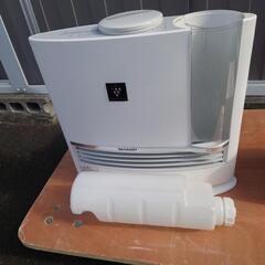 ★美品★SHARP 加湿セラミックファンヒーター HX-E120-Wの画像