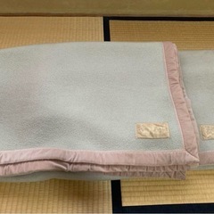 ニッケ毛布　毛100% 古毛布２枚　養生、断熱、ペット用　カシミヤ入り