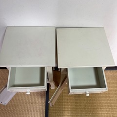 アンティーク風　木製　ホワイト　ベッドサイド　収納の画像