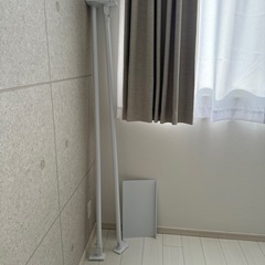 値下げ中！【ニトリ】突っ張り棒用棚&強力突っ張り棒2本セット