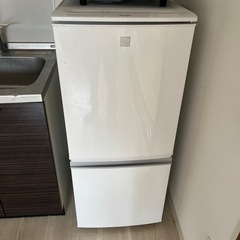 SHARP2ドア冷蔵庫の画像