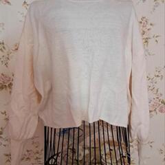 【🌟お譲り先決定】🌸美品　ぽわん袖秋冬ニット　ホワイトピンク　M～Lの画像