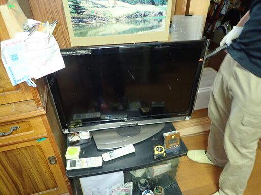 液晶TV　32インチ　シャープ製　中古　リモコンあり