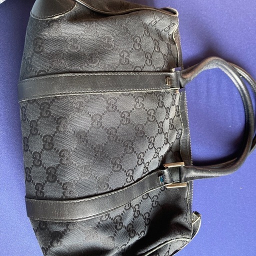 GUCCIのバック\n