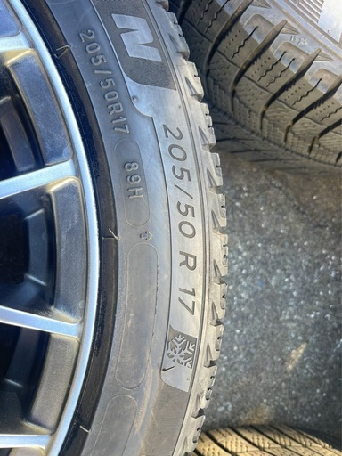 205/50/R17 アルミ付きスタッドレスタイヤの4本セット