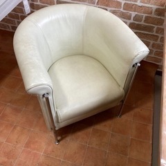 椅子2つの画像