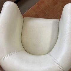 椅子2つの画像