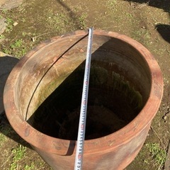 古い大水瓶 メダカ鉢 金魚鉢 水蓮鉢 の画像