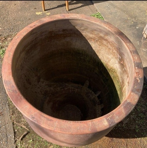 古い大水瓶 メダカ鉢 金魚鉢 水蓮鉢