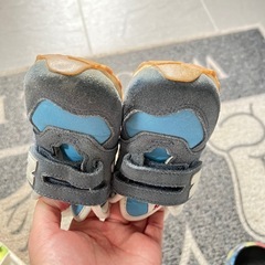 子供の靴の画像