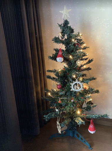 お祝いのクリスマスセット - ミニツリー、デコレーション
