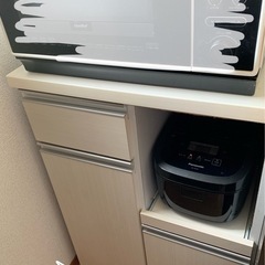 食器棚の画像