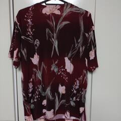 予定者決定　花柄シャツ未使用タグ付きの画像