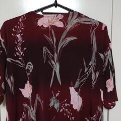 予定者決定　花柄シャツ未使用タグ付きの画像