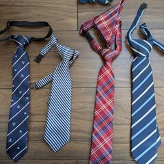 ベビー、子供用ネクタイ、蝶ネクタイの画像