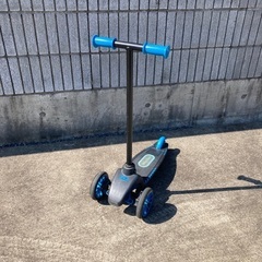 三輪キックスケーターの画像