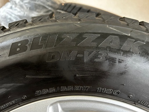 ?スタッドレス 純正ホイール付き  4本 美品 DM-V3 265/65R17 ?