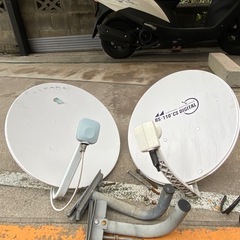 テレビのアンテナ2個、コード切ってある中古の画像