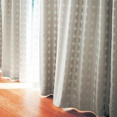 【お渡し予定者決まりました】カーテン　遮光・遮熱・防炎・形状記憶 サークル柄 ＜2枚組／1枚＞ カラー： アイボリー 1枚あたりの幅×丈(cm)： 約100×192×2枚の画像