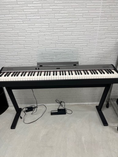 電子ピアノ　Roland