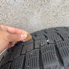 215/45R17 スタッドレスタイヤ　4本　シワ有の画像