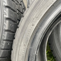 215/45R17 スタッドレスタイヤ　4本　シワ有の画像