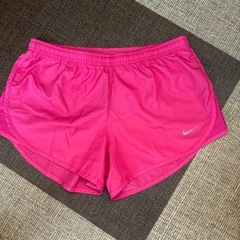 NIKE レディース　ショートパンツ　サイズS