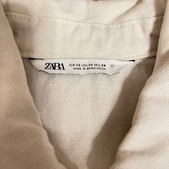 ZARAジャケットの画像