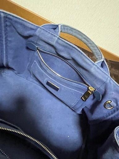 Pradaカナパバック