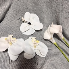 髪飾り 和装　胡蝶蘭 カラー ホワイト 水引 金箔の画像