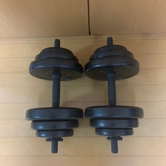 ダンベルセット　片方最大9キロ　
