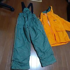 子供用スキーウェアの画像