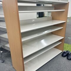 靴箱（11/26まで取りに来られる方優先です）