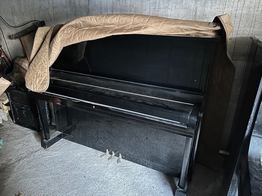 アップライト　ピアノ