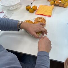 フルーツの袋詰め作業！簡単な軽作業で月給15000円　昼食付きの画像