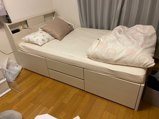 【決まりました】ベッドフレームのみ。セミダブル