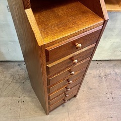 《売約済》【武蔵小山店】 ブルージュ HK-6201 オーク材 引出し ナローシェルフ 木製 シェルフ棚 カントリー アンティーク 調 引き出し ハイシェルフ スリム 隙間 スキマ 収納 英国 カントリースタイルの画像