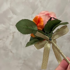バッグタイプのブーケとブートニア(髪飾りのおまけ)の画像