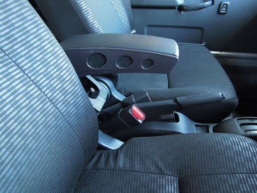 汎用跳ね上げ式アームレスト用ハイゼットジャンボ専用オーダー制作ブラケット 、500，510　前期、後期用。アームレスト組み付け品 発送は送料着払いで発送します。