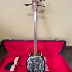 【沖縄三線　ハードケース付き】の画像