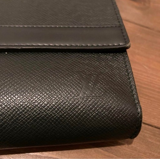 LOUIS VUITTON ルイヴィトン クラッチバッグ　