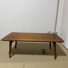 長方形の背の低いテーブルの画像