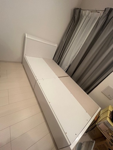 【美品】シングル用ベットフレーム／引き出し付きタイプ／充電可能／5000円／値段交渉承ります\n