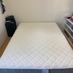 ダブルベッド