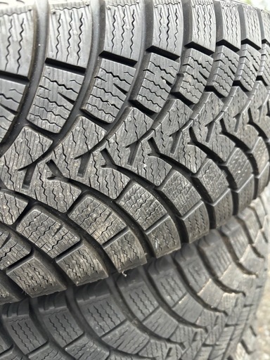 スタッドレスタイヤ　175/65R15 スタットレス　タイヤ