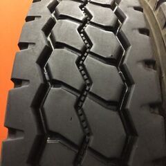 札幌発 引取OK 走行短め DUNLOP DECTES SP531 11R22.5 16PR 22.5インチ トラックタイヤ 夏タイヤ 2本 21年製 地山 大型ダンプ　(JRC071) の画像