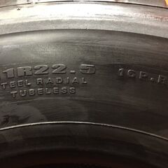 札幌発 引取OK 走行短め DUNLOP DECTES SP531 11R22.5 16PR 22.5インチ トラックタイヤ 夏タイヤ 2本 21年製 地山 大型ダンプ　(JRC071) の画像