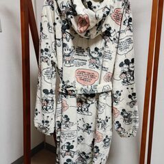 【お取引対応中】2枚セット　着る毛布　ディズニーとグルーニーの画像