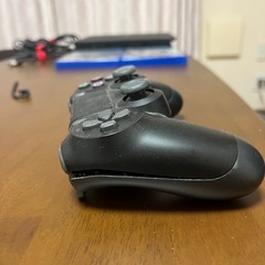 プレイステーション4 本体➕ソフト2本の画像